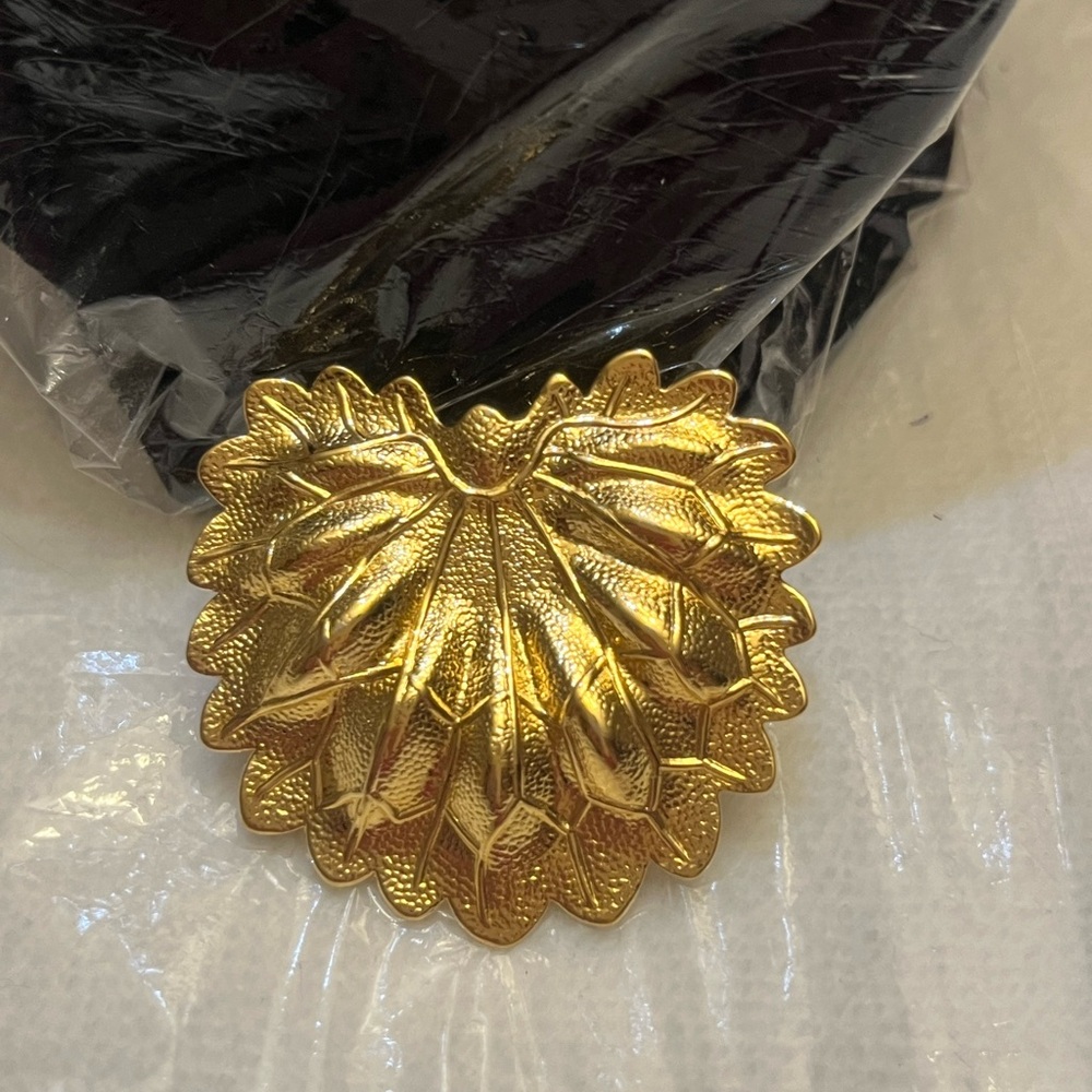 #109 Golden Leaf Design Scarf Brooch